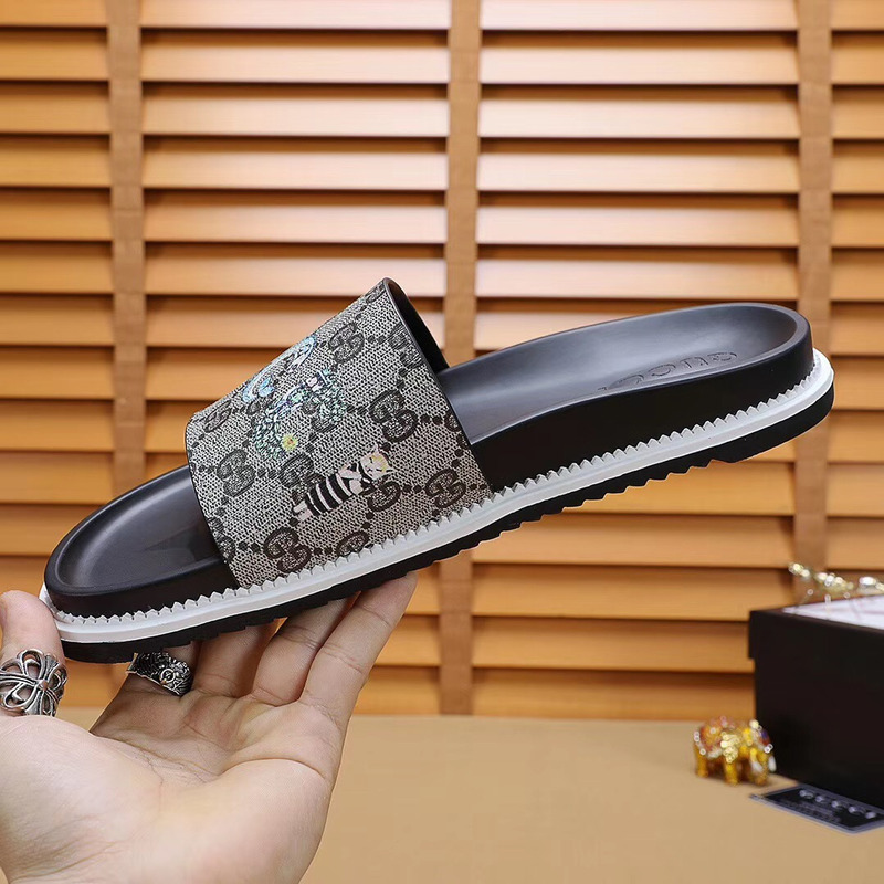 G*u*i logo slide sandal