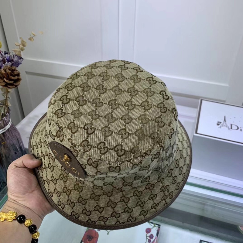 G*u*i canvas bucket hat in khaki