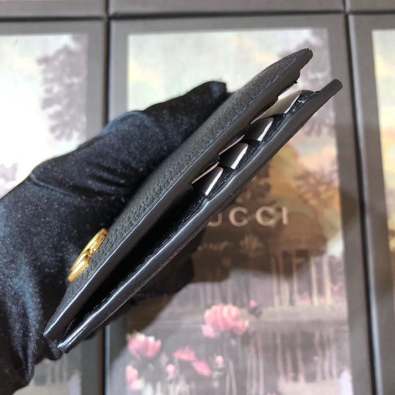 G*u*i wallet with interlocking g