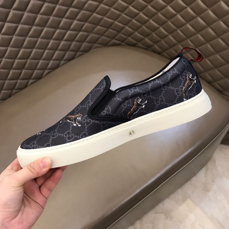 G*u*i tiger printed flat espadrille