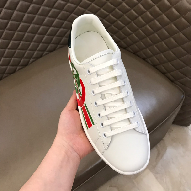 G*u*i ace sneaker with interlocking