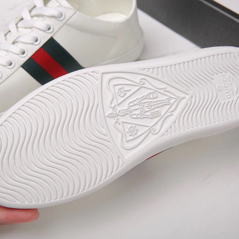 G*u*i ace bee embroidered collapsible-heel leather sneakers