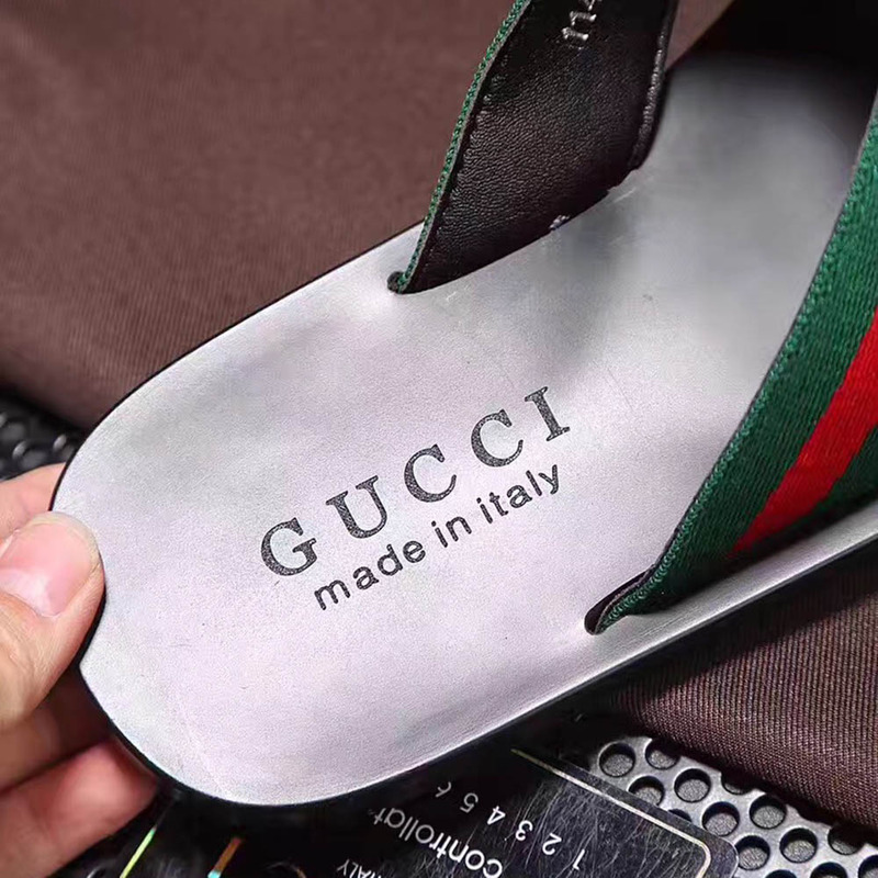 G*u*i web strap thong sandal