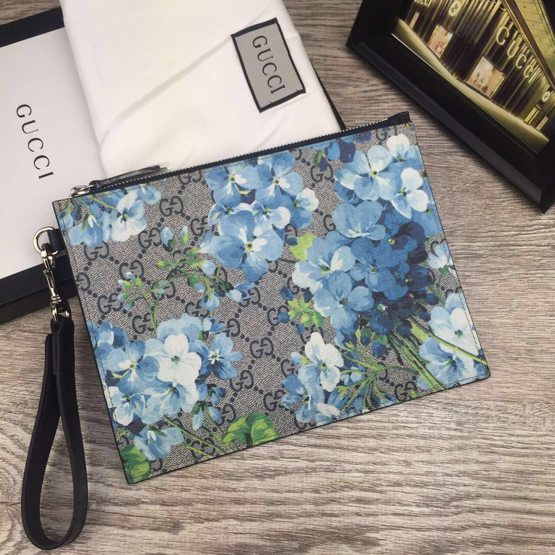 G*u*i pouch