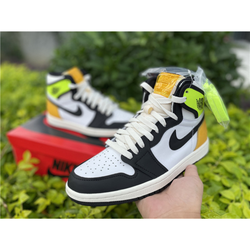 Air Jordan 1 High OG"Volt Gold"555088 118 Sneakers Men