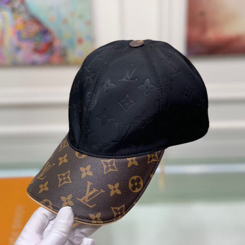 l**is V*t*n monogram baseball cap