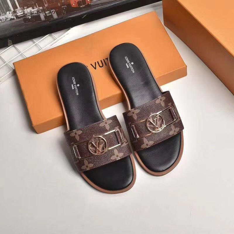 l**is V*t*n monogram lock it flat mule