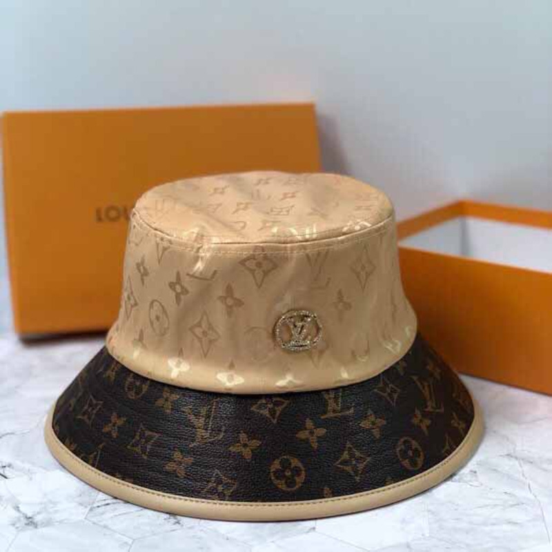 l**is V*t*n monogram bucket hat