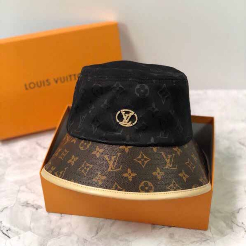 l**is V*t*n monogram bucket hat