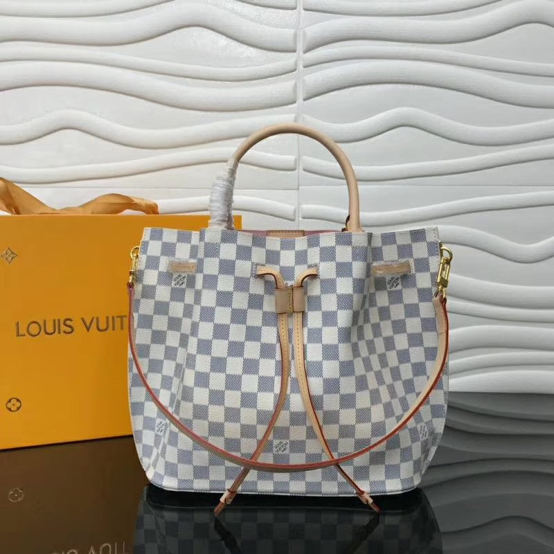 l**is V*t*n damier monogram handbag