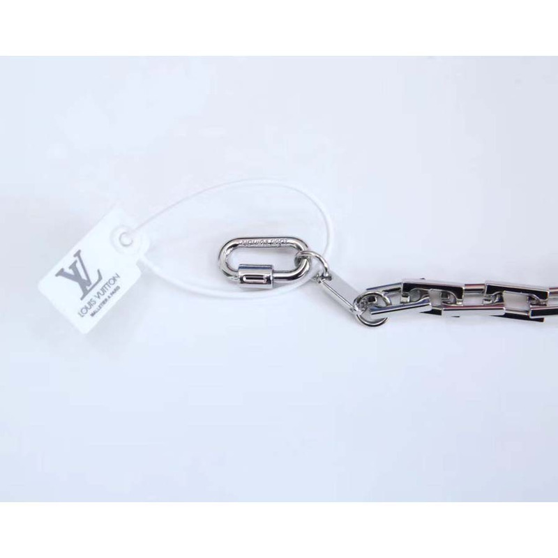 l**is V*t*n chain necklace