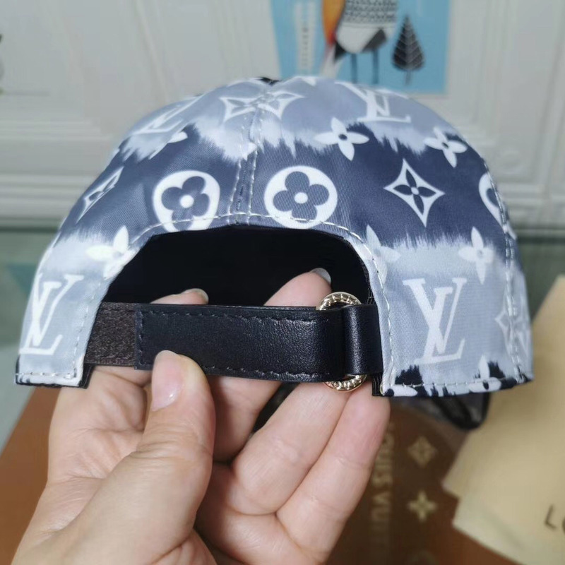 l**is V*t*n monogram baseball cap