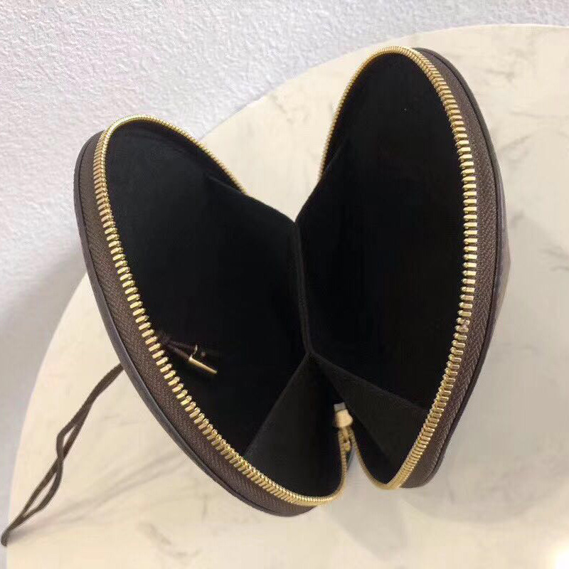 l**is V*t*n cone coin purse