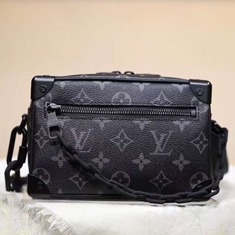 l**is V*t*n shoulder bag in black