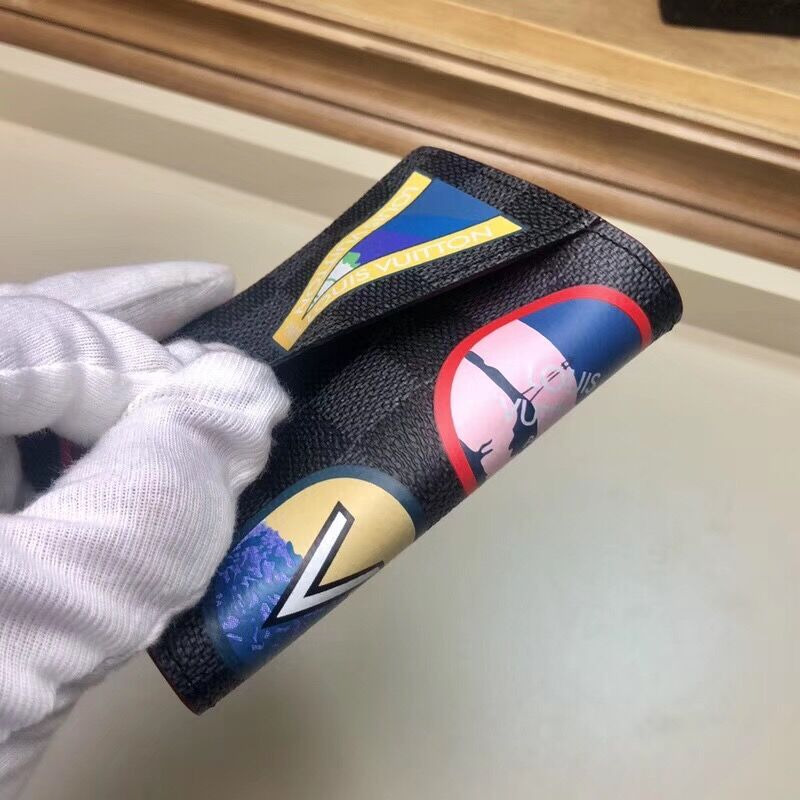 l**is V*t*n wallet