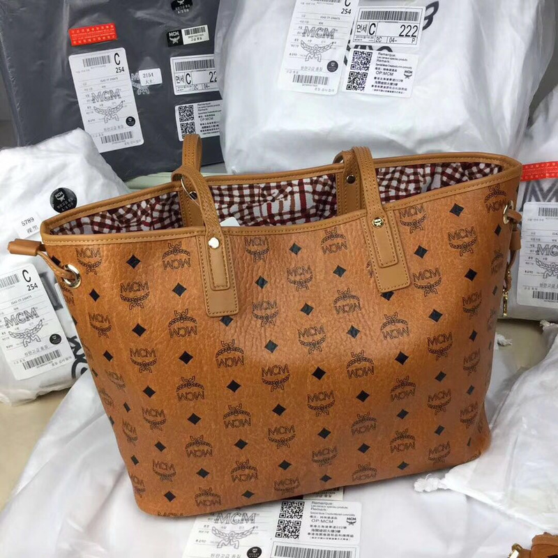 MCM Reversible Liz Shopper in Visetos Bag in Cognac
